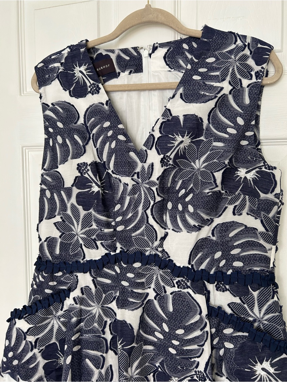 Talbot Runhof Leaf Print Dress - Picture 2 of 12